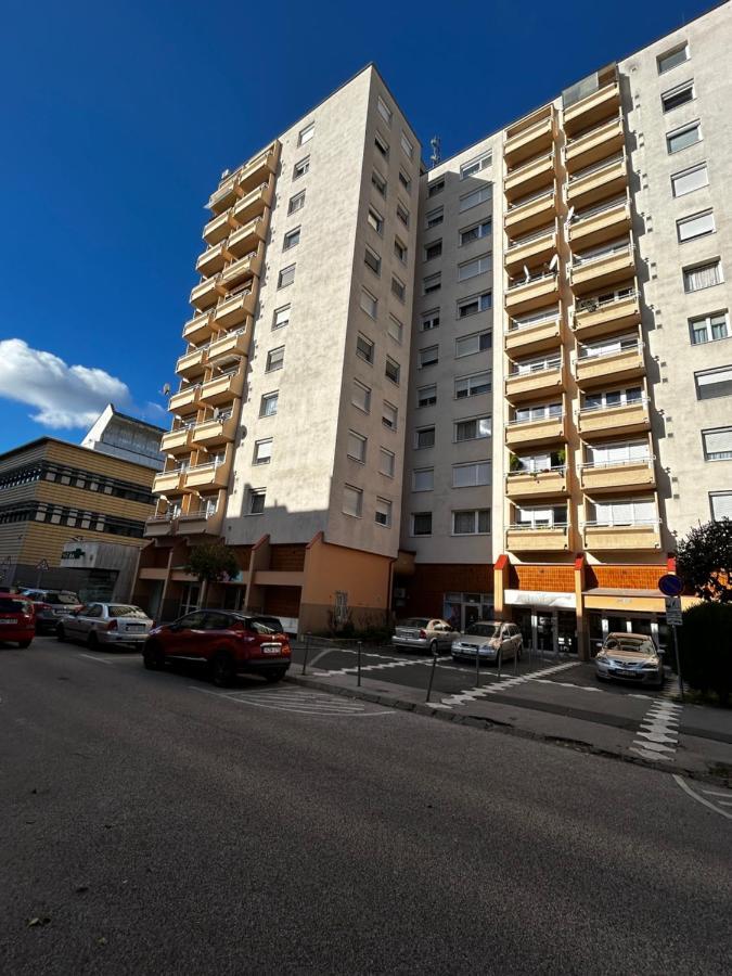Backstage Apartment Дьор Екстериор снимка